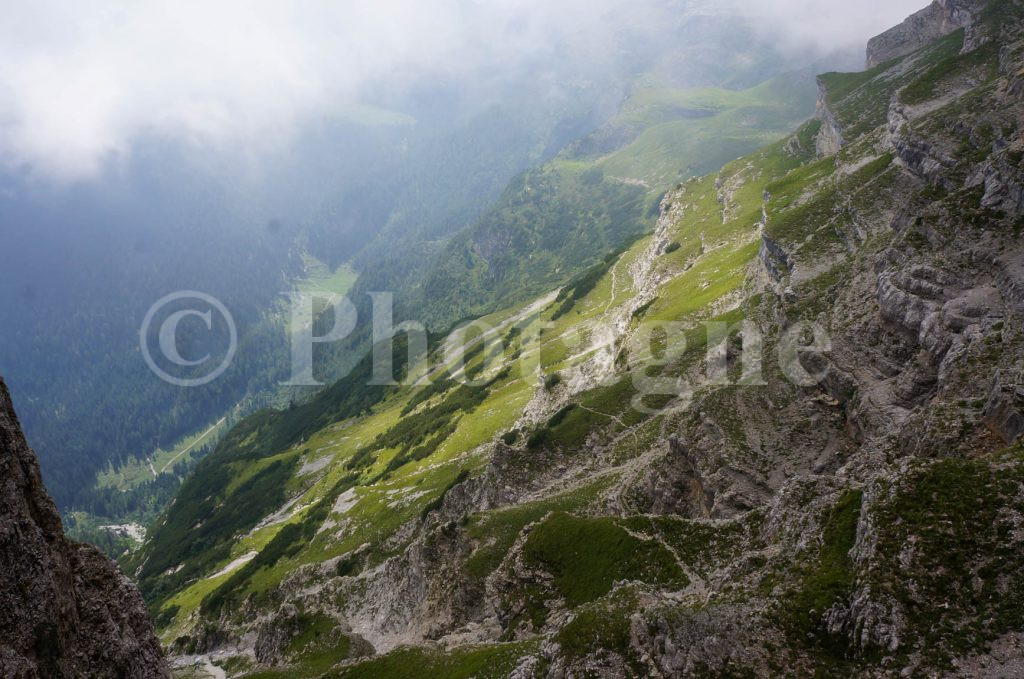 Sur les flancs de la Marmolada