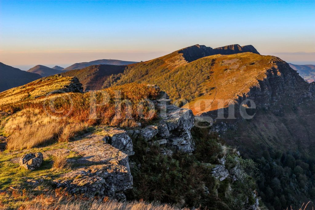 The peaks of Toutoulia and Iparla in the evening