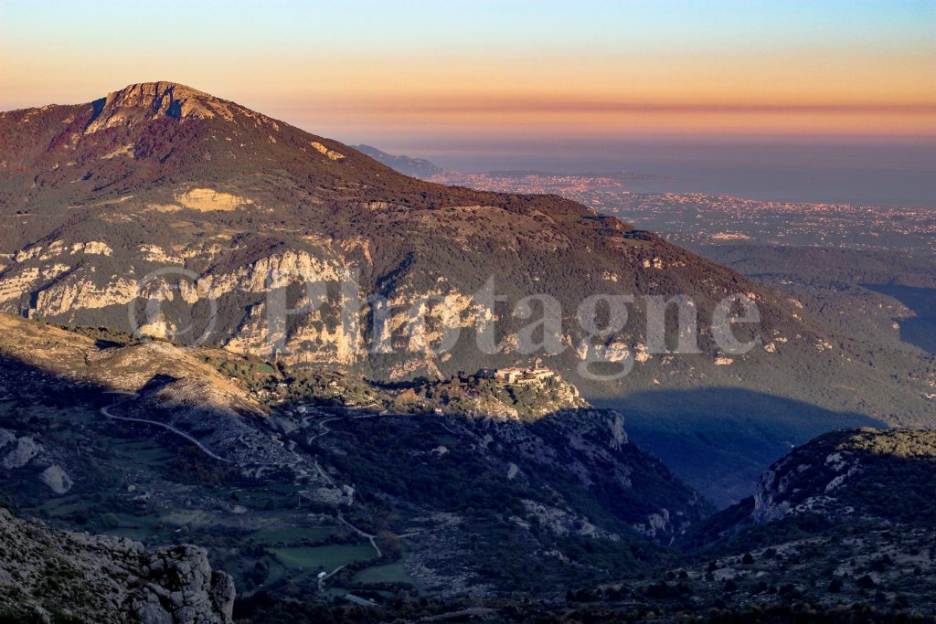 Gourdon le soir depuis le Haut Montet