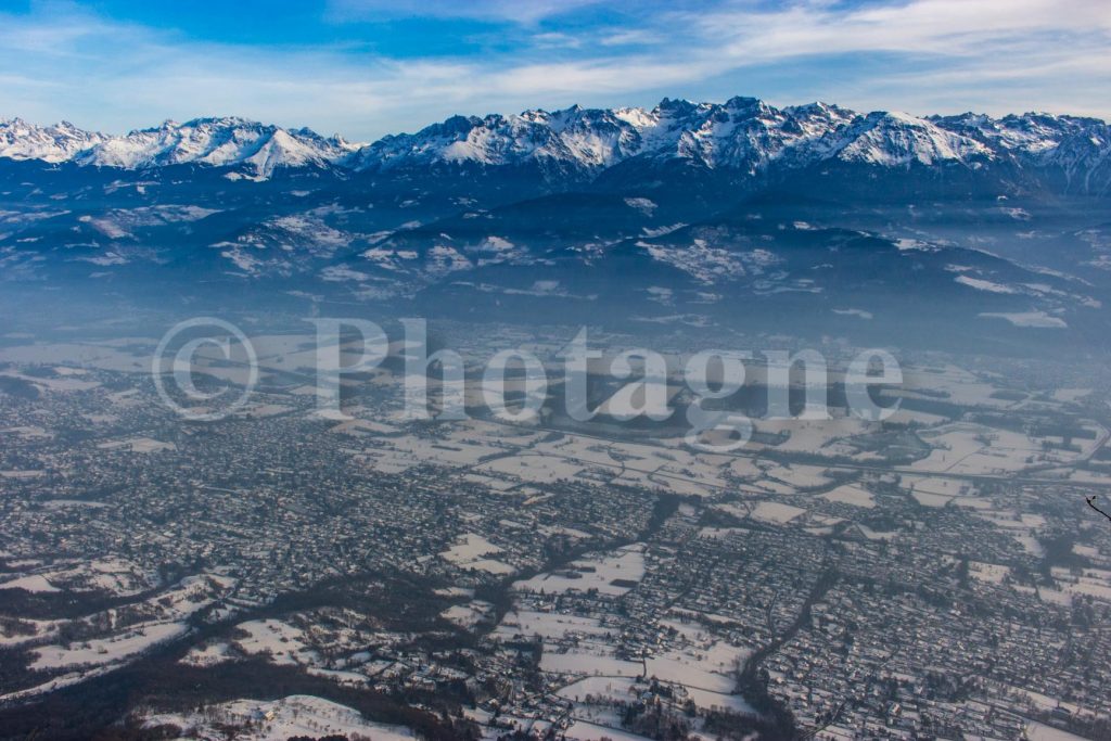 La pianura dell'Isère dalle scogliere di Saint-Eynard