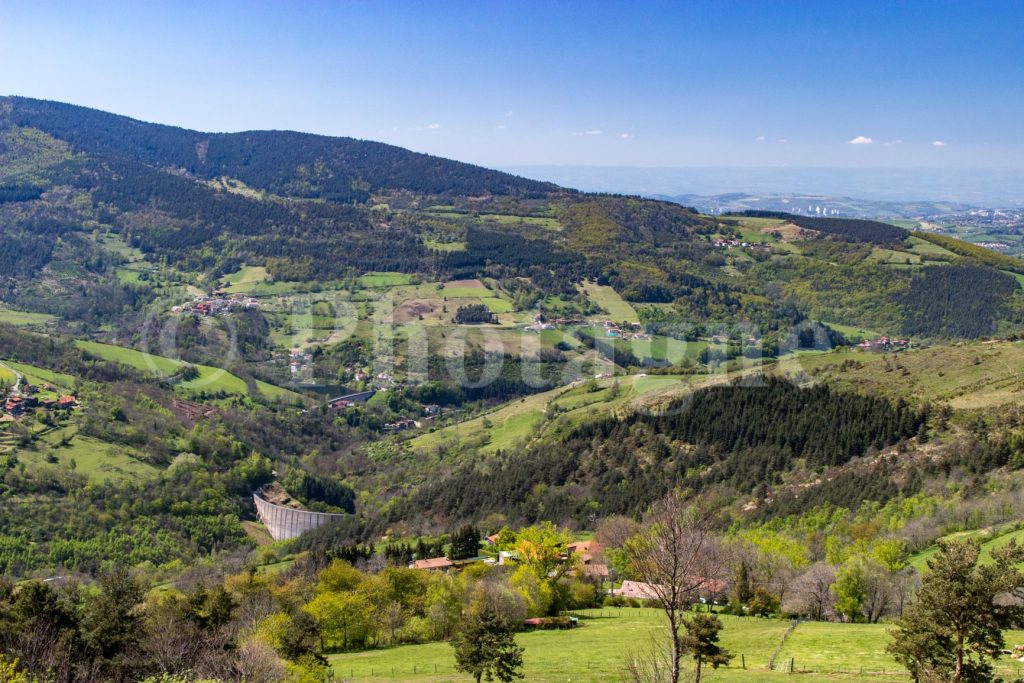 En montant sur la traversée du Pilat depuis Saint-Chamond