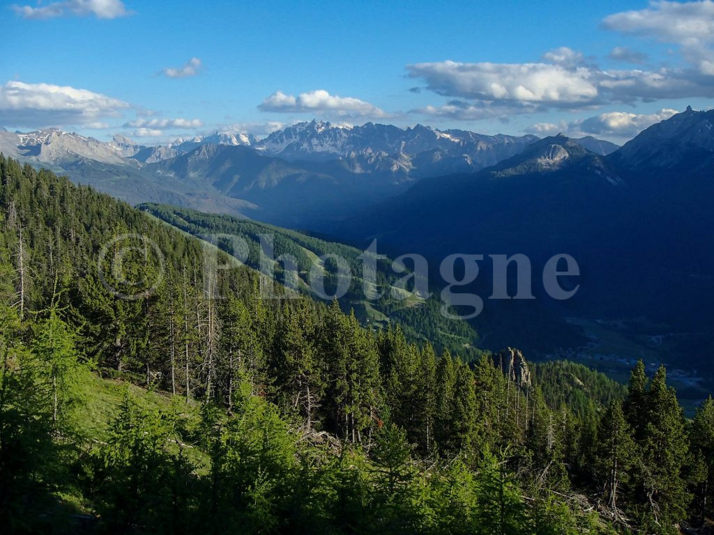 En montant vers le lac de Souliers pour le bivouac du soir