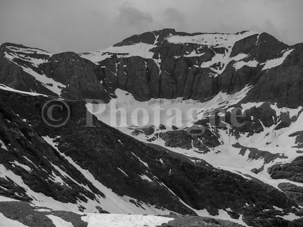 The glacier behind the Clapier