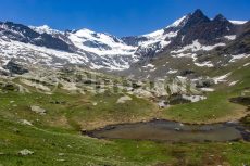 Le lac des Pareis et le cirque des Evettes