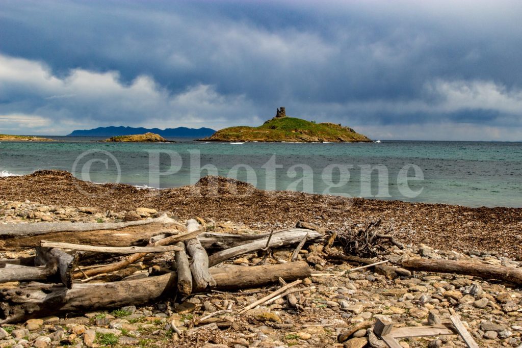 The bay of Tamarone and the Finocchiarola islands, in Cap Corse in bivouac