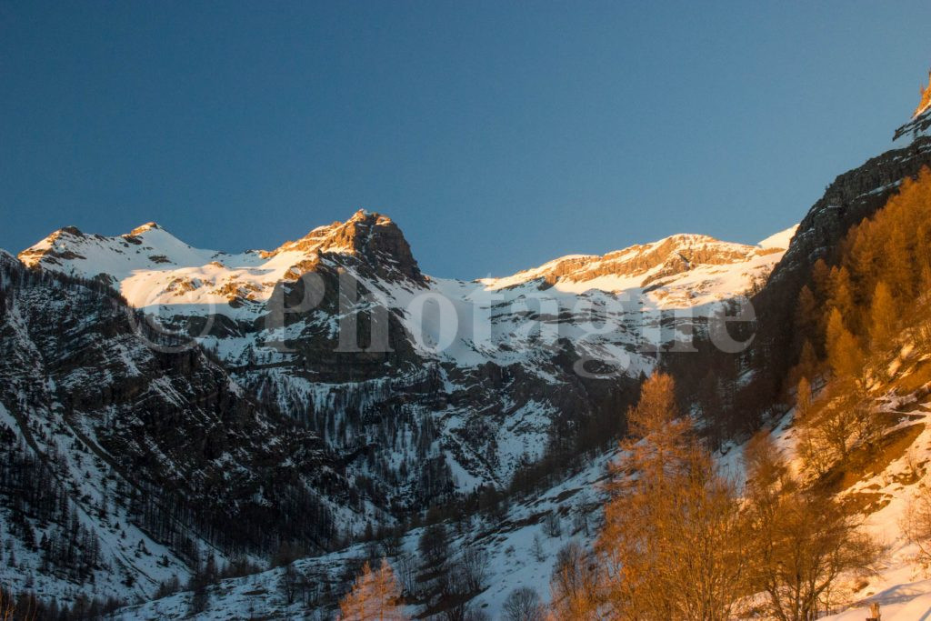 Snowshoe view in Prapic in the evening