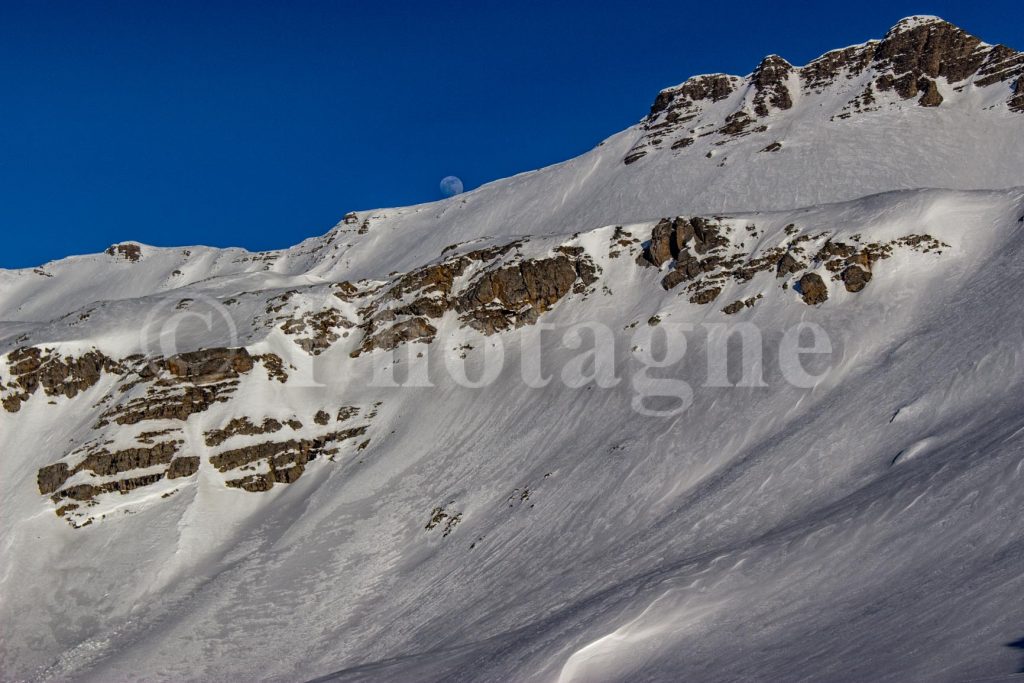 Rising moon towards the Col des Tourettes