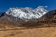 Les monts Lhotse et Numtse sur le trek des trois passes