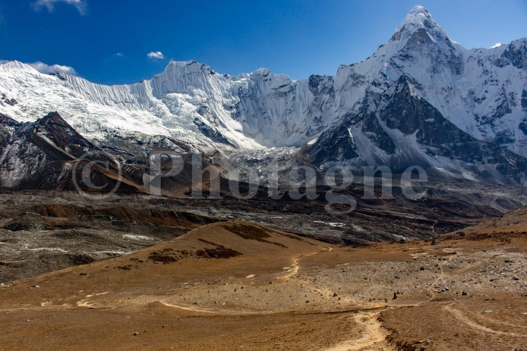 Les couleurs sur le chemin du Chukung Ri, sur le trek des trois passes