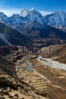 Pheriche and its valley, on the trek of the three passes