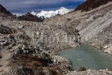 Le Cho Oyu pointe le bout du nez