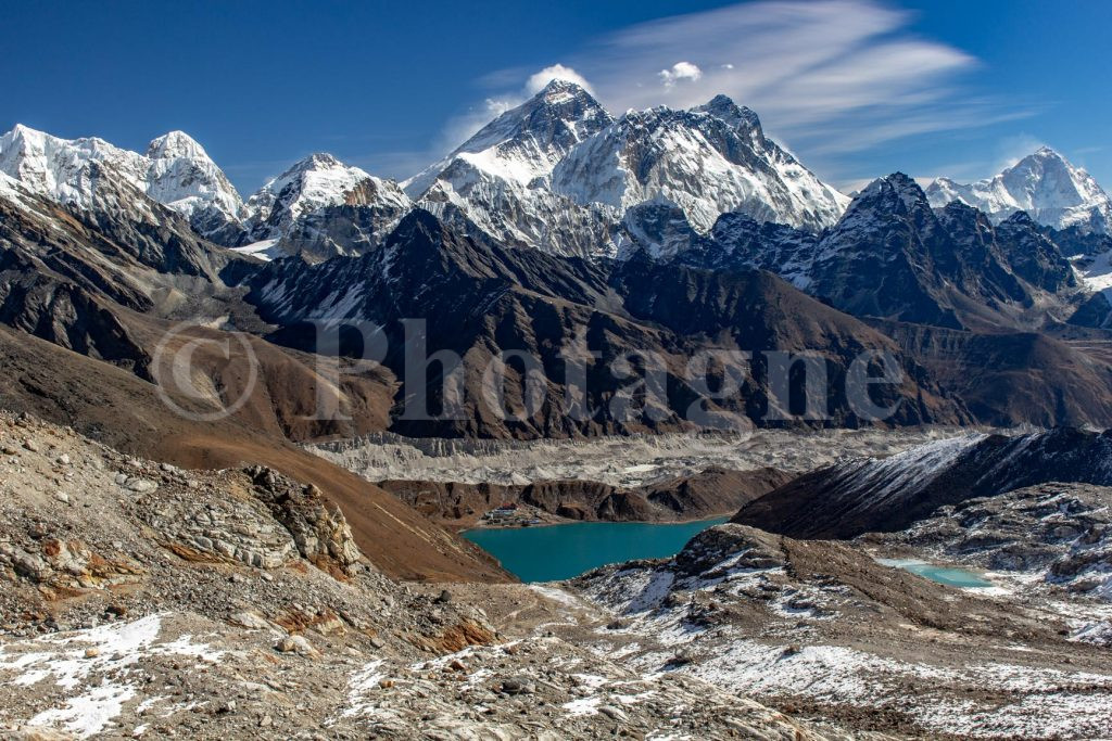 Gokyo, moraine, Everest, Lhotse et Makalu, sur le trek des trois passes