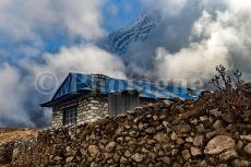 House and clouds in Thametang