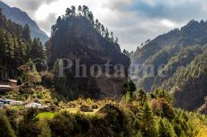 Ingresso al parco Sarghamata, sul trekking dei tre passi