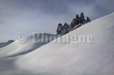 Snowy mountain landscape in Vanoise