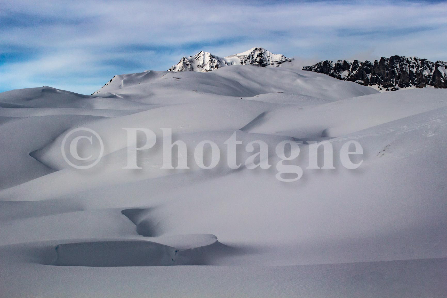 Paesaggio sotto la neve davanti alla Grande Casse