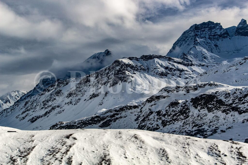 Paysage de sommets enneigés en Vanoise