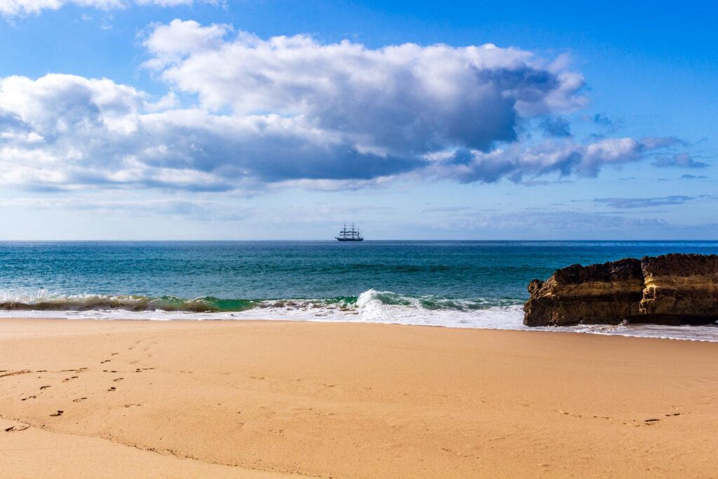 Le Belem depuis Praia Santa